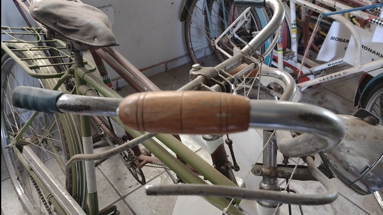 BICICLETAS ANTIGAS A VENDA  BARRACÃO LOTADO DE JÓIAS.