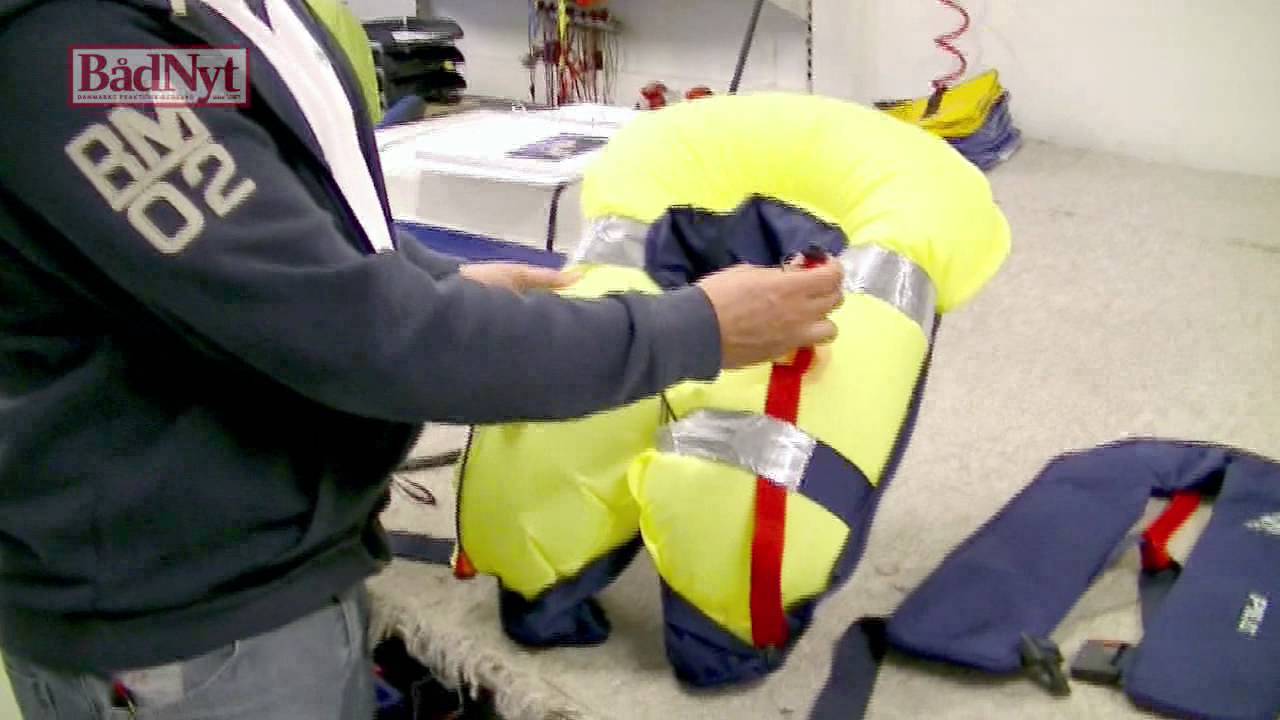 B&aring;dNyt: Tjek af oppusteligeveste p&aring; aut. v&aelig;rksted