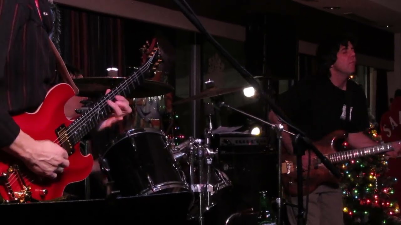 Rock Bottom UFO (Cover) Dan Peters - Guitar, Vulgar Vic - Drums, Andy Pulega - Bass.      2011