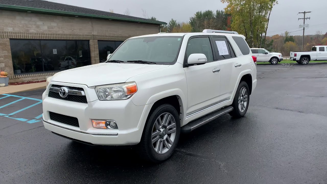 Toyota 4Runner Limited 4WD 2010 года выпуска в автосалоне Comodo Motors.