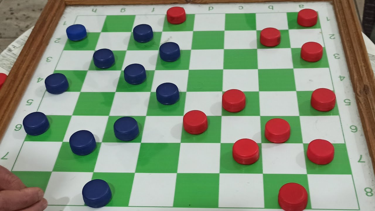 أقوى مواجهة في لعبة الداما بين توفيق الروس و عبدالسلام ♟️ مباراة حبست الأنفاس حتى آخر حركة!