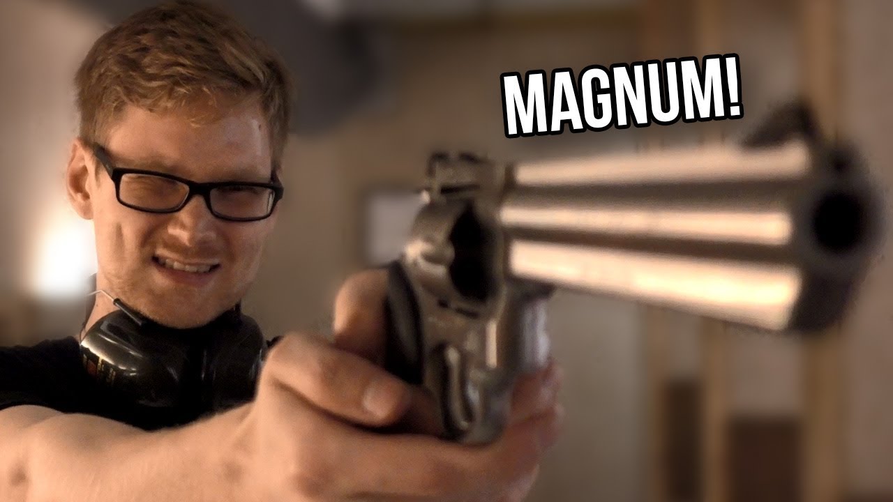 TAGER I SKYDEKLUB OG PRØVER MAGNUM