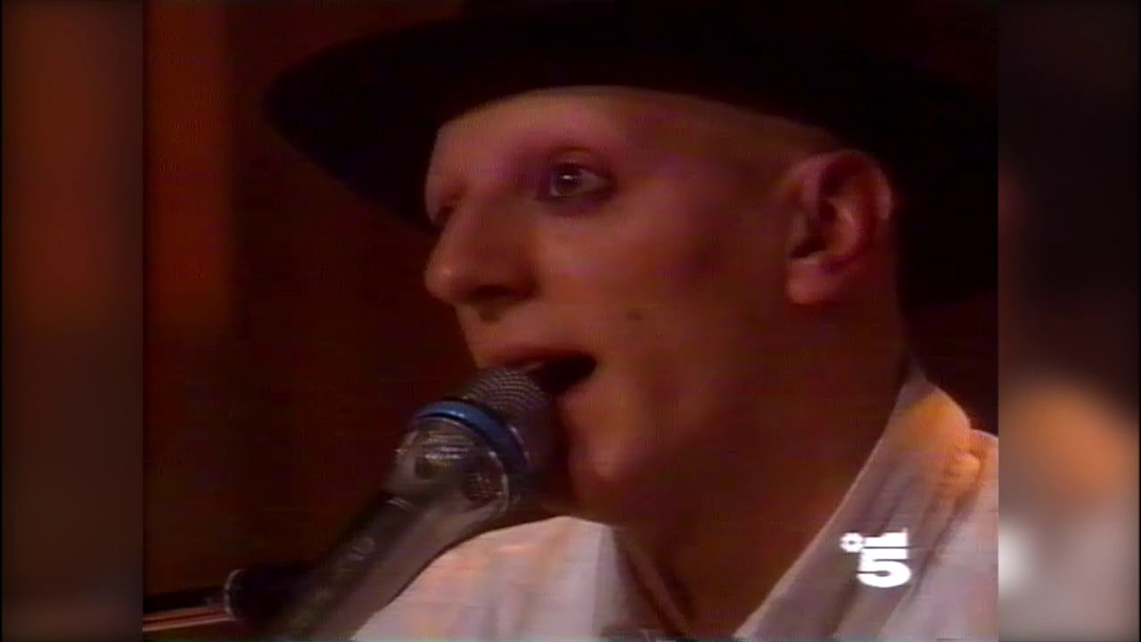 Stefano D'Orazio Vernice canta Bughy da Maurizio Costanzo