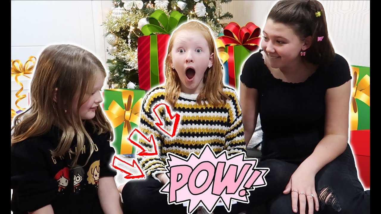 OPENING A LOT OF PRESENTS! VLOGMAS DAY 22