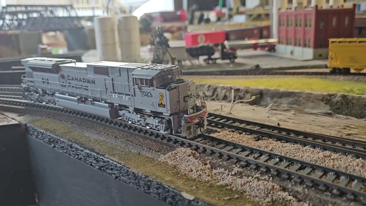 Athearn Genesis Canadian Pacific SD70ACU Veterans Unit #7023 & #7019 Review-Ho Scale