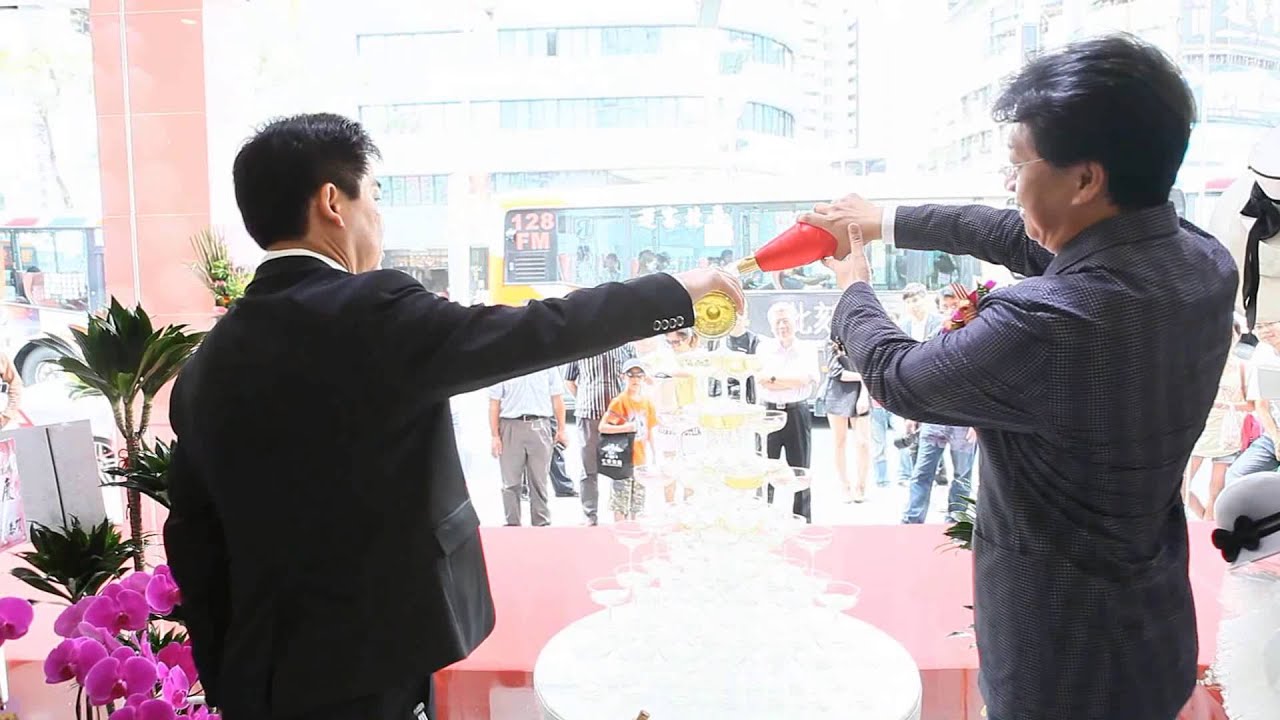 蘿亞手工婚紗開幕