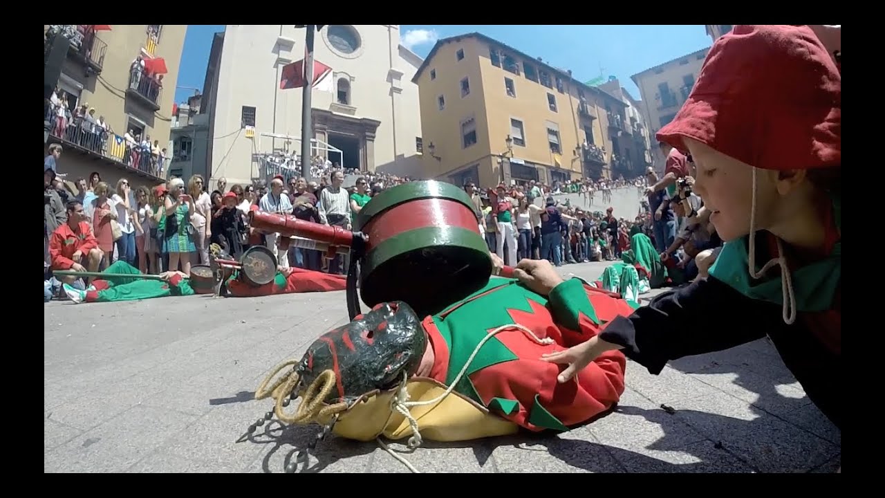 😎 Salt de maces lliument dijous - La Patum de Berga 2015
