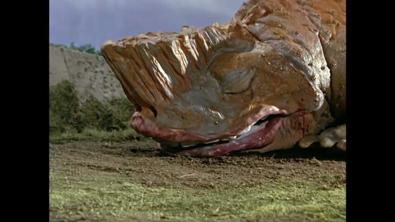 Ultraman Battles Gavadon - Ultraman (1966)