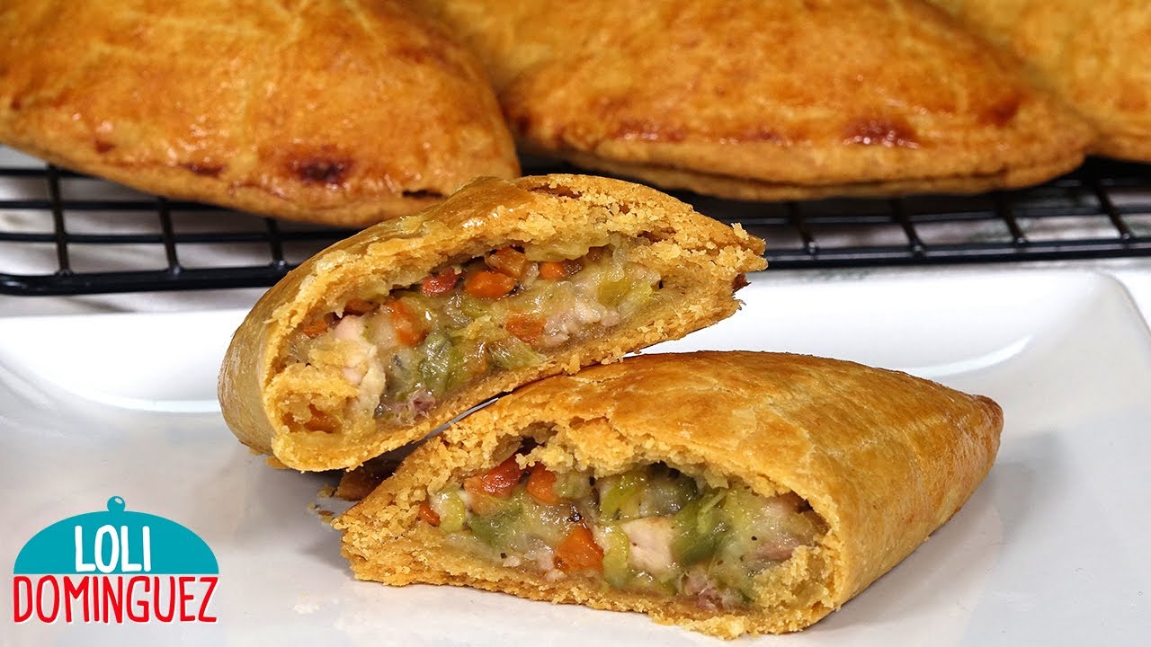 EMPANADAS DE POLLO Y VERDURAS.  Una masa crujiente de textura hojaldrada y relleno tierno y jugoso