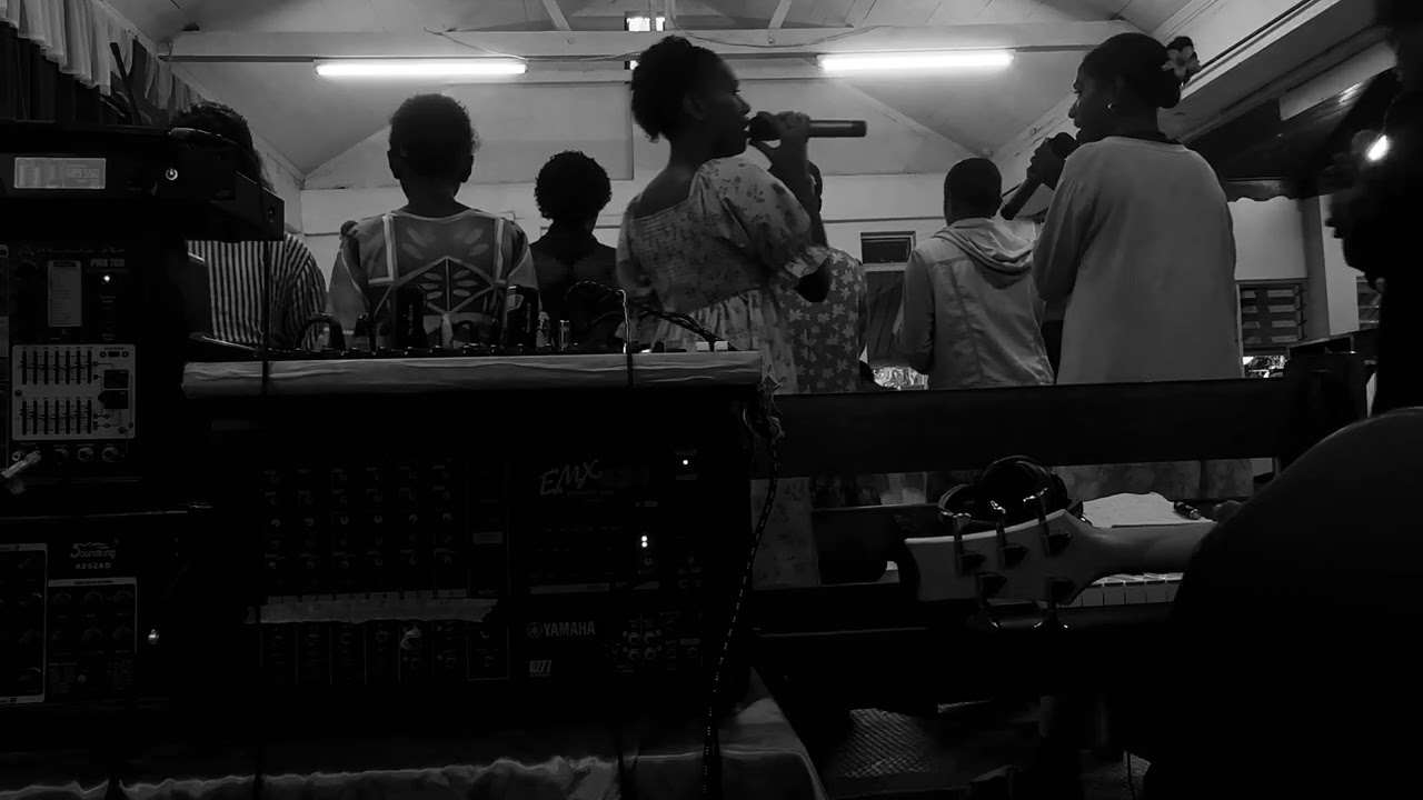 Sunday morning worship…..  Don’t mind the noise and voice
