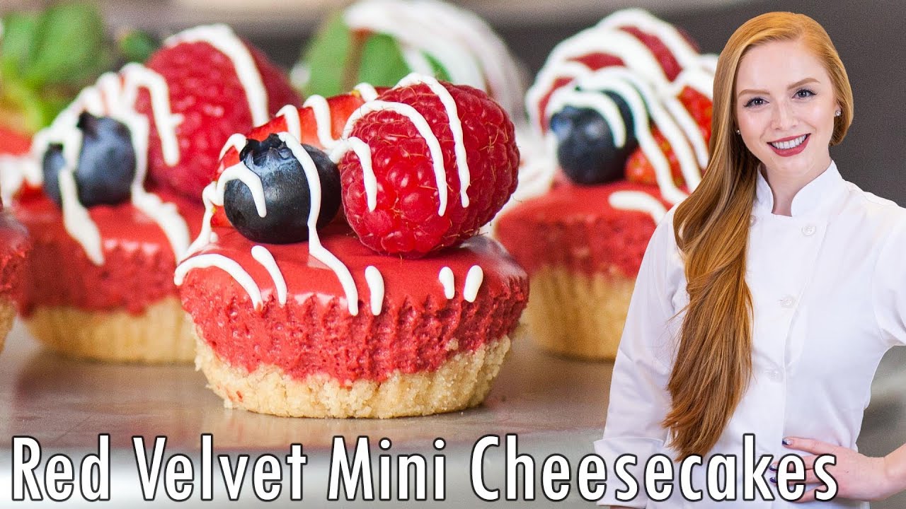 No-Bake Red Velvet Mini Cheesecakes | with Golden Oreo Crust, Berries & White Chocolate!