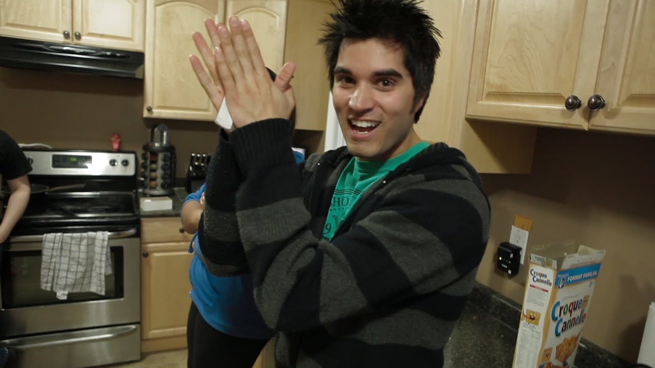 Road Vlog (Leaving For Playlist Live, Tim's Catheter, and 'Early' Bedtime)