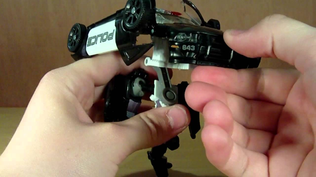 Transformers - DOTM Deluxe Barricade Review