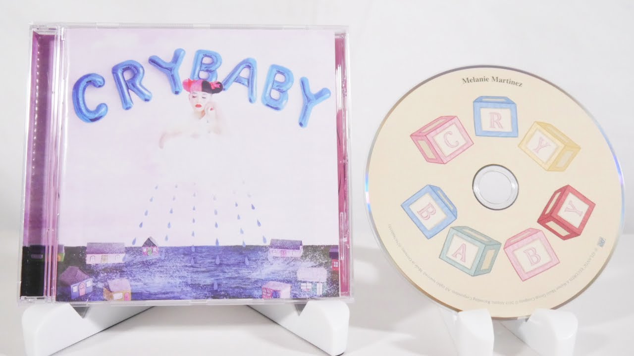 Melanie Martinez - Cry Baby (Deluxe) CD Unboxing