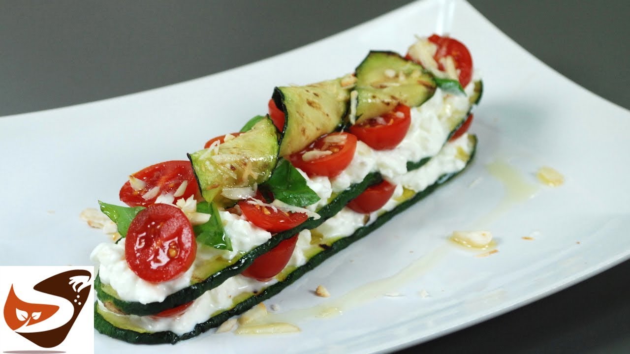 Zucchine grigliate, ripiene di formaggio e pomodorini - Ricetta estiva gustosissima!