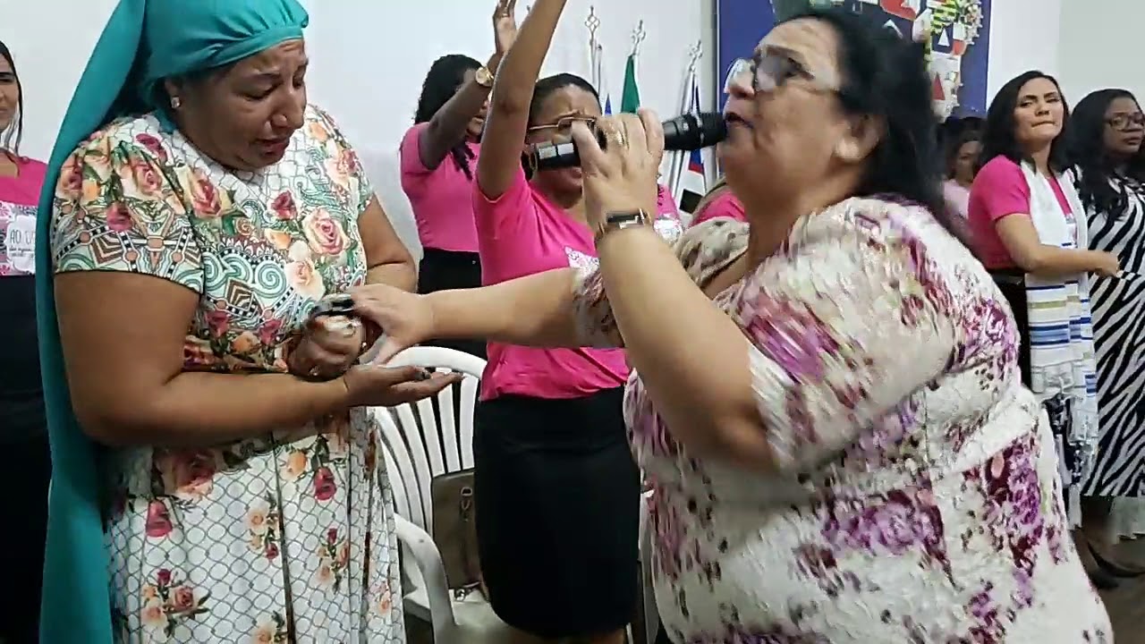 Ministério Ardendo em Fogo Louvando na 7° Conferência De Mulheres Fogo Santo - #Music #gospel