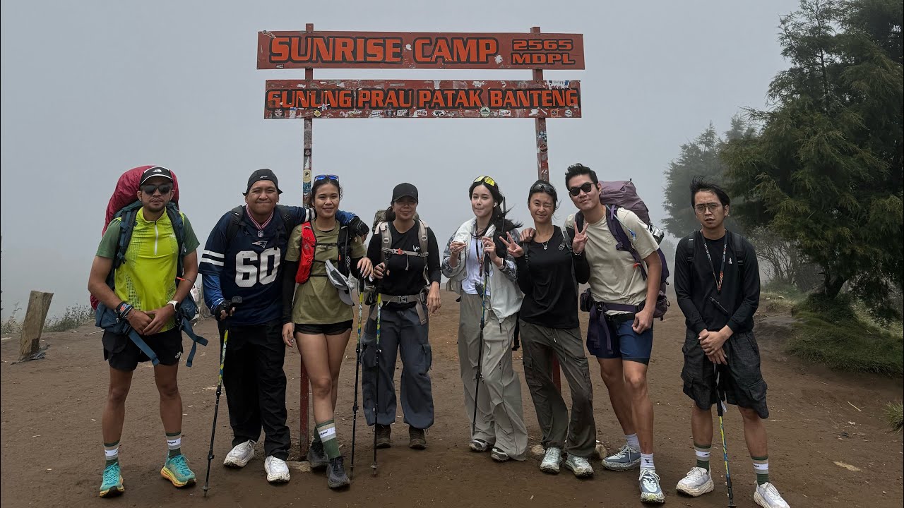 GUNUNG PRAUUU bersama AAA