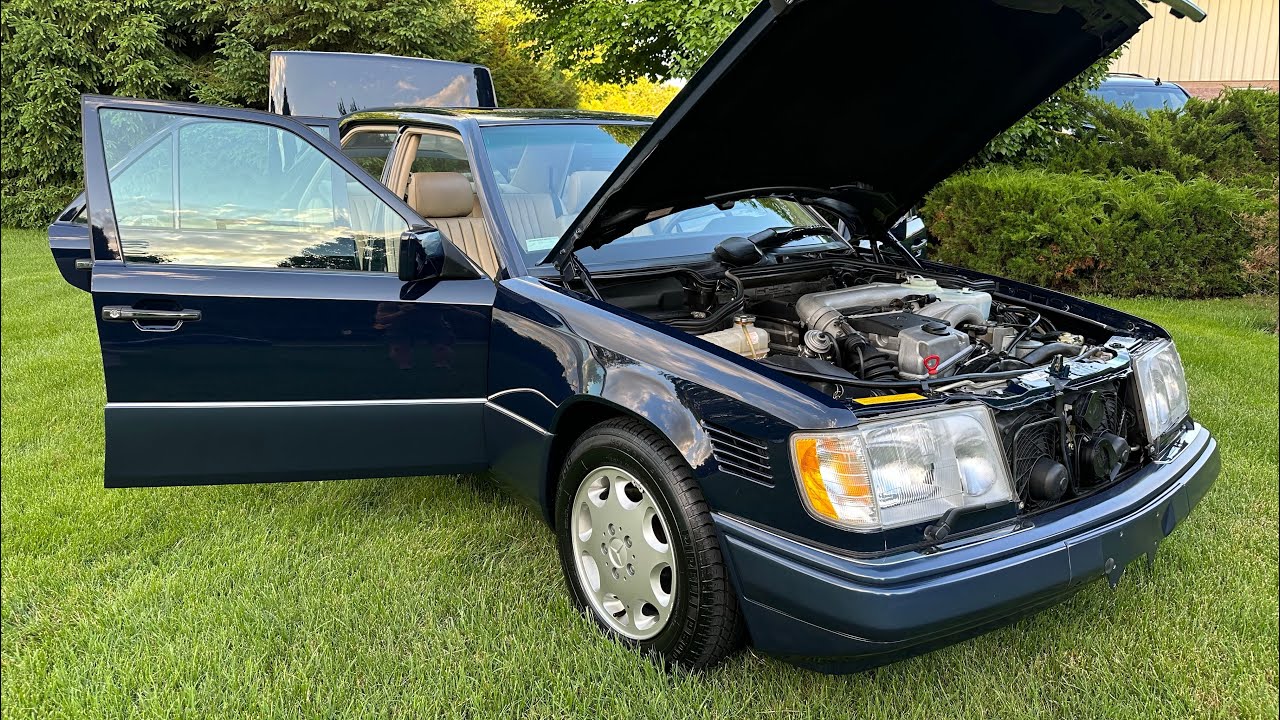 1995 Mercedes-Benz E300 DIESEL 1 owner 8k miles !!! Midnight blue interior/Engine 5/30/24