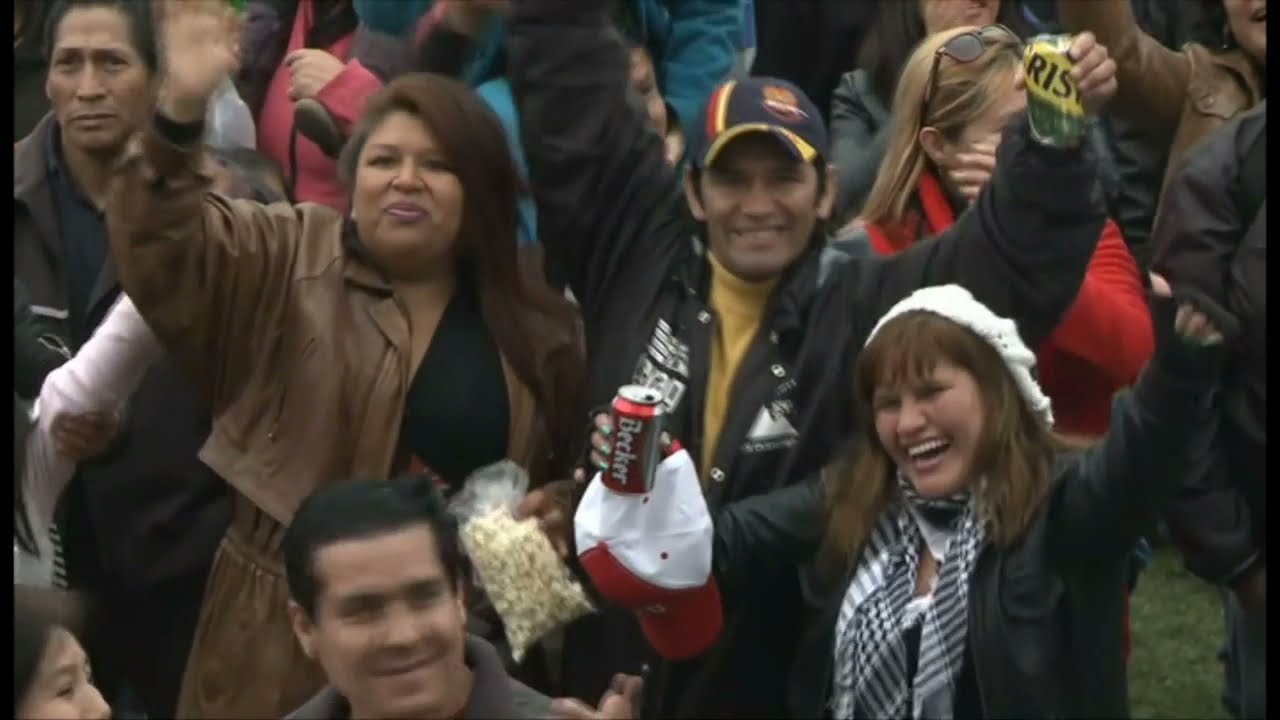 UNA PATRIA SIN POBRES / VASO DE CRISTAL / HUAYLASH 75 - CHATO GRADOS EN CHILE 2014