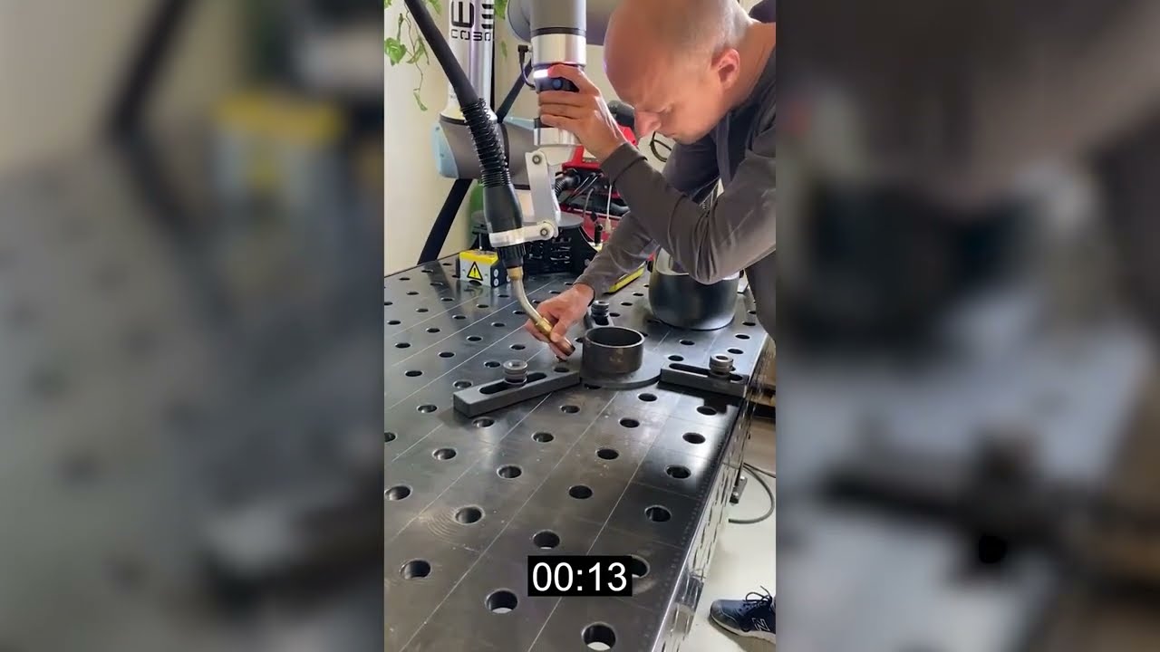 Programming + welding under 140 seconds using a cobot! - WeCobot
