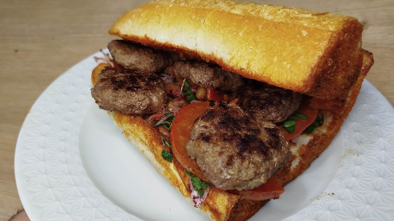 Köfte Ekmeğin Sırrını veriyorum#köfte #ekmekarası #food #meatballs #reklam #keşfet #kesfet #fastfood