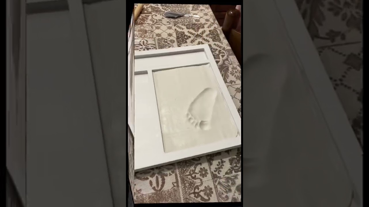 Baby&rsquo;s footprint and handprint