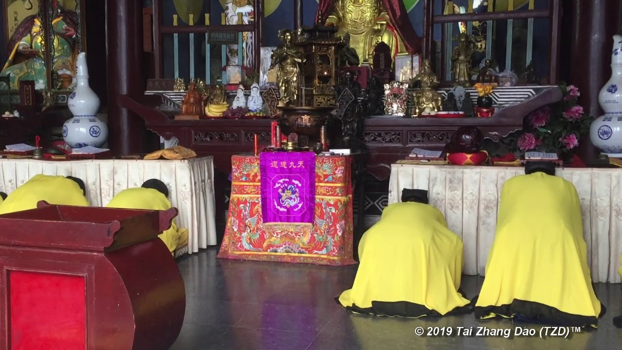 Rare Video of a Wudang Temple Taoist Chanting Prayer Session
