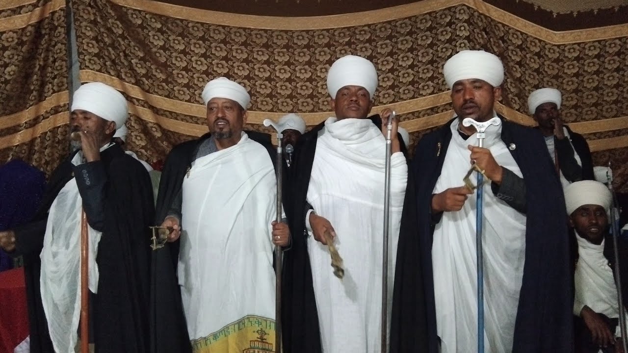 ሰቆጣ ደብረ ብርሃን ቅዱስ ገብርኤል የማኅሌት አገልግሎት። ይሄን ያህል ሊቃውንት በአንድ ደብር ?
