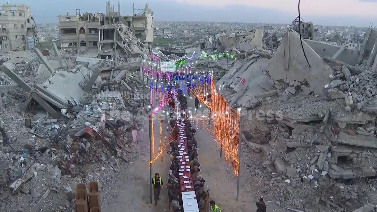 Palestinians gather for Iftar among rubble, destruction in Gaza
