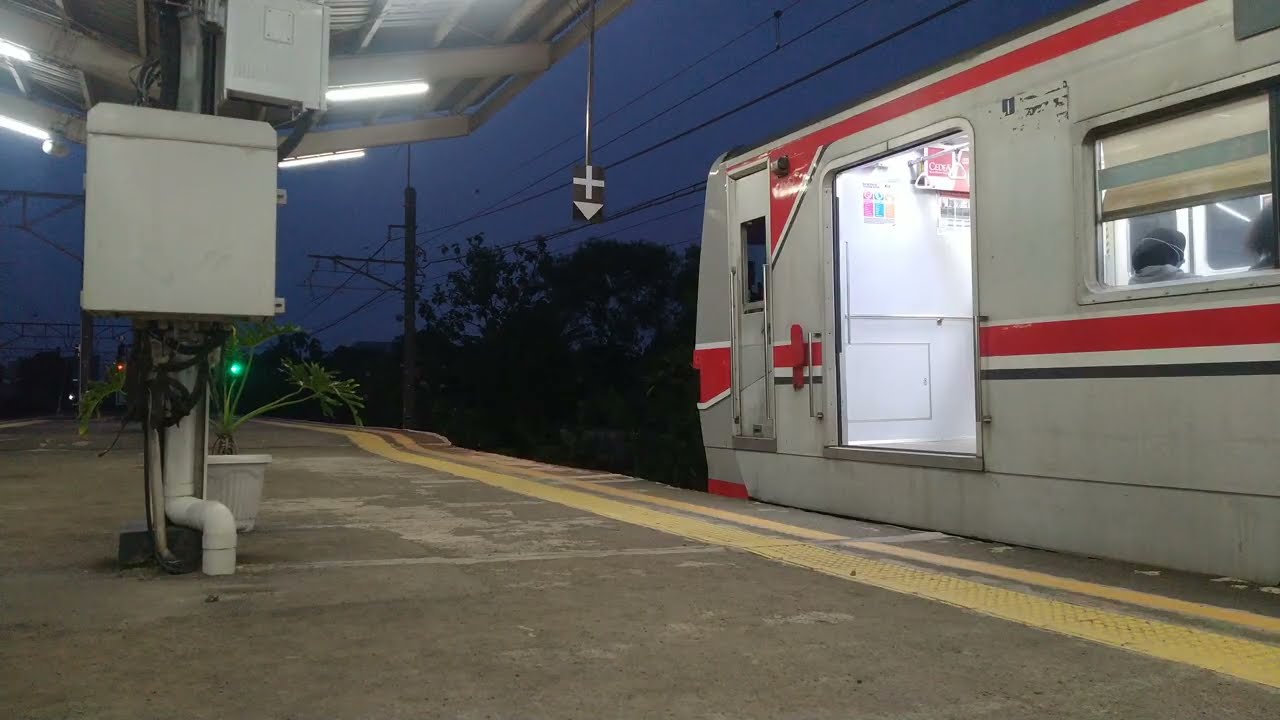 KRL Commuter Line 東京メトロ6000系6101F Depok駅発車