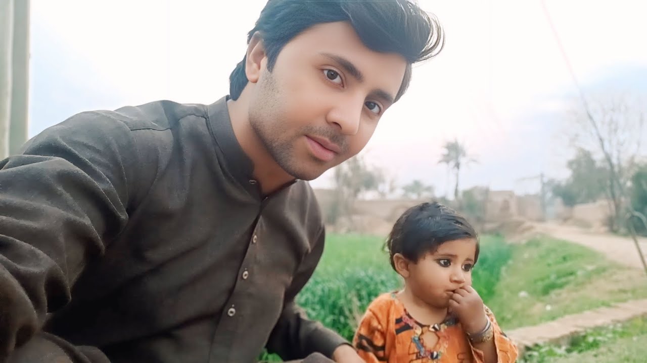 Aj ka mosam kafi sard or teez Hawa chal rhi hai ♥️ 😆 