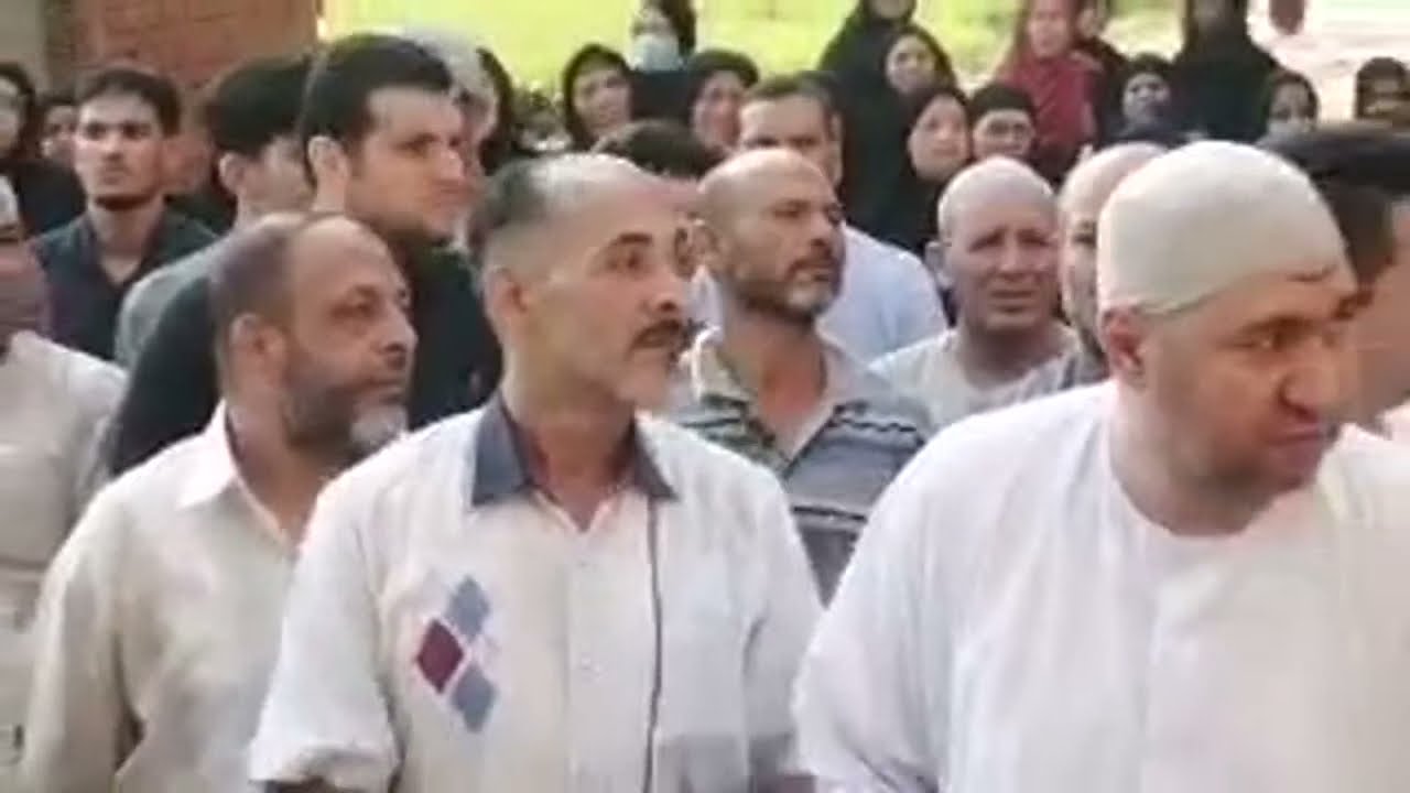 جنازة والده الشيخ مصطفى اسماعيل