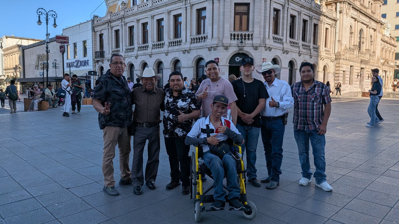 hoy día del hombre, lo festejamos con música y baile.
