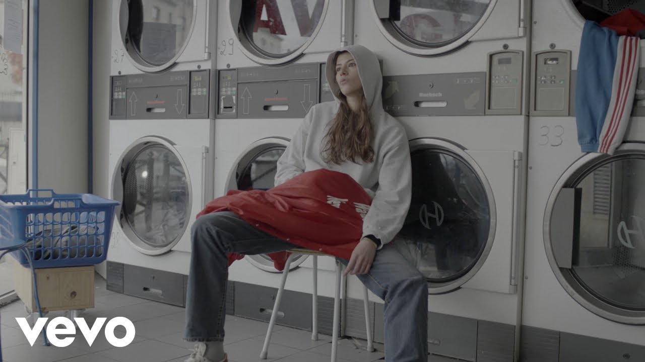 L&eacute;o Ferr&eacute; - La solitude (Clip Officiel)