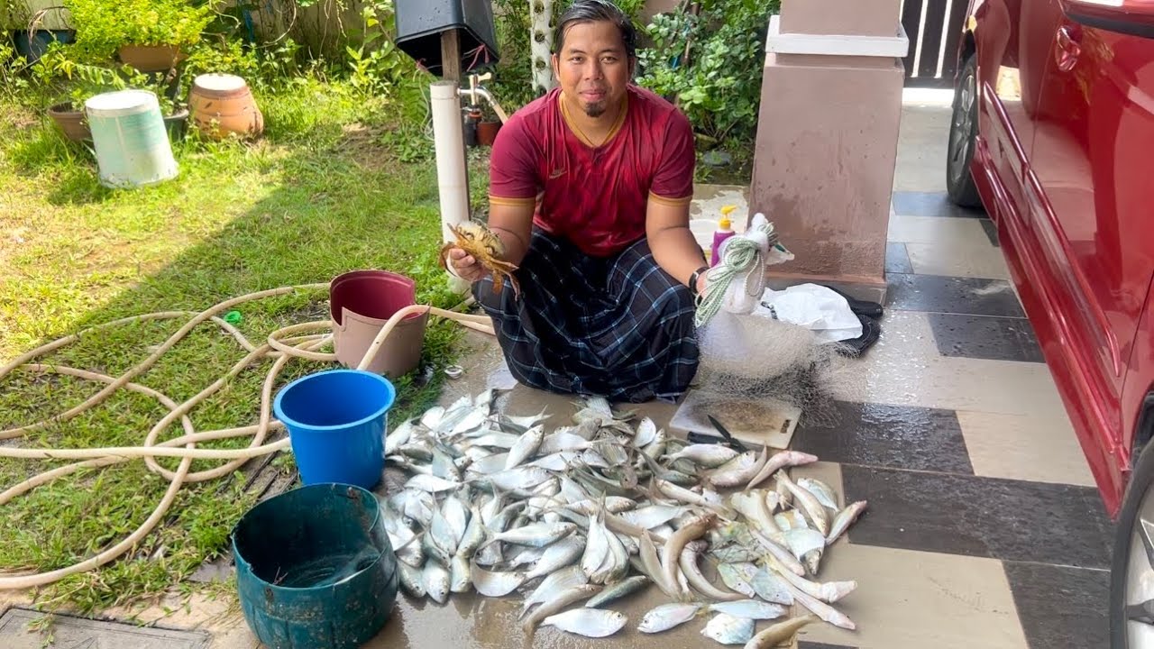 🇲🇾Rezeki Menjala Sebentar Di Pantai Batu Rakit Terengganu | Cast Net Fishing 2023