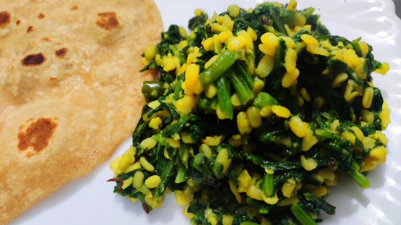 पालक मूंग दाल की सूखी सब्जी | Maharashtrian Style Palak Moong Dal Sabji Recipe