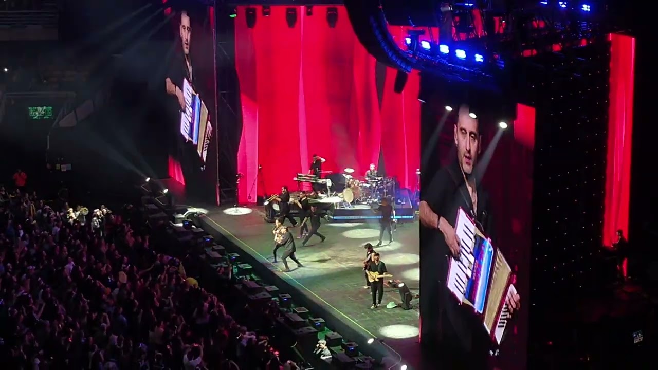Los Vasquez - Por la carretera | 15 años Movistar Arena