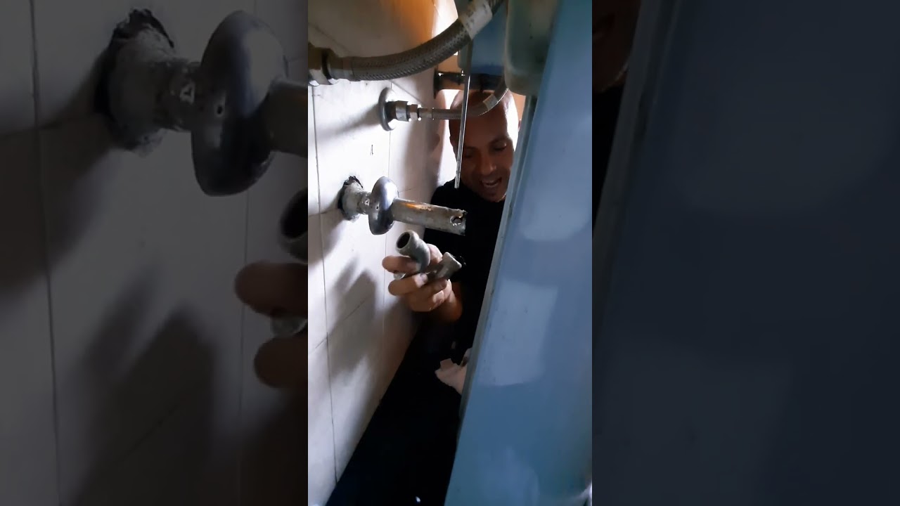 Come riparare un sifone - Intervento idraulico professionale di riparazione su impianti vecchi