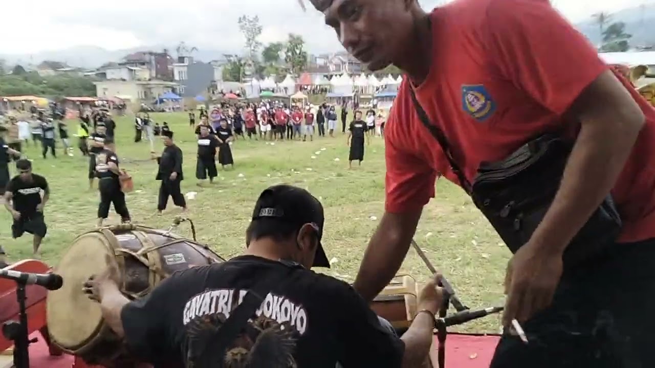 Gayatri rojokoyo feat Riswanda kota batu lajar giripurno siang 