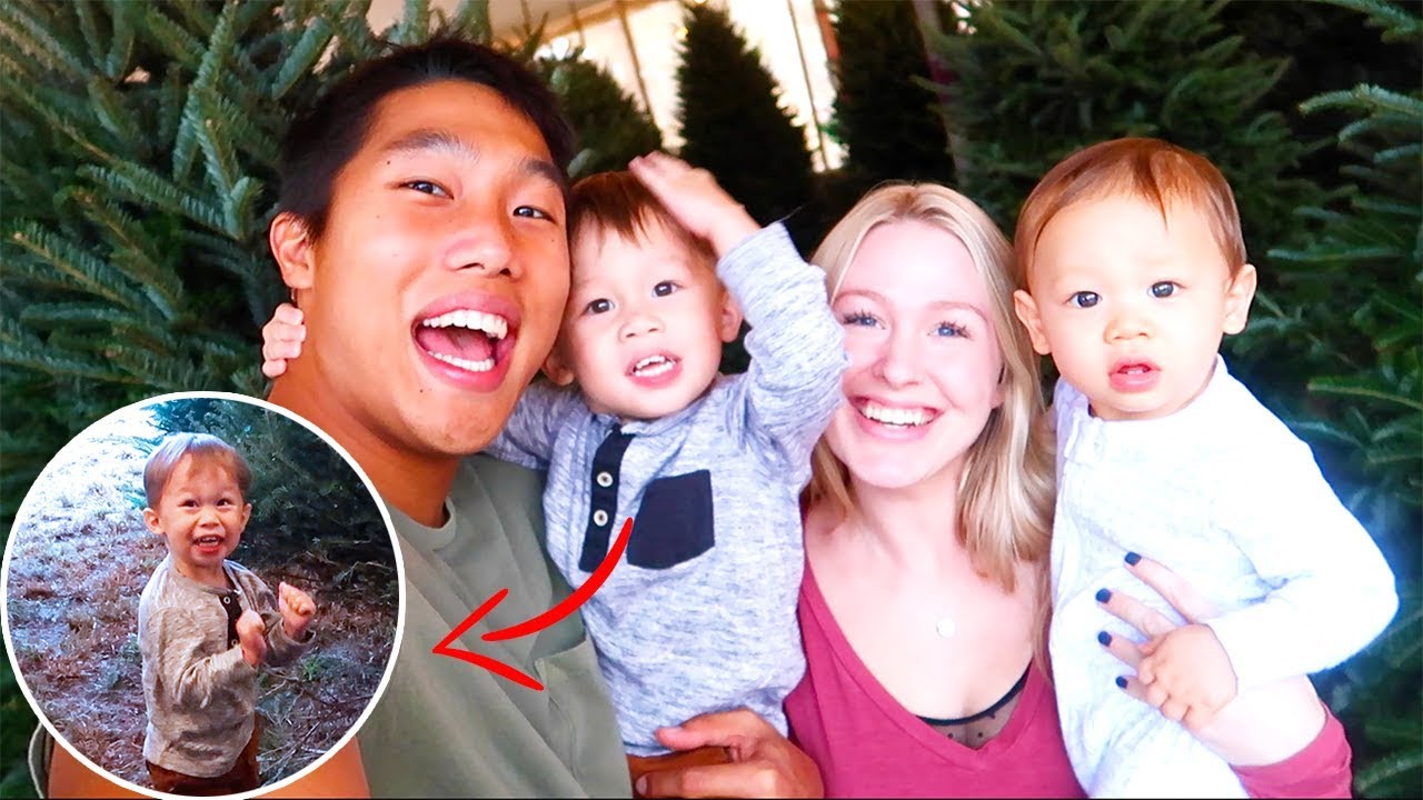 Baby's First Christmas Tree (Toddler FREAKOUT!)
