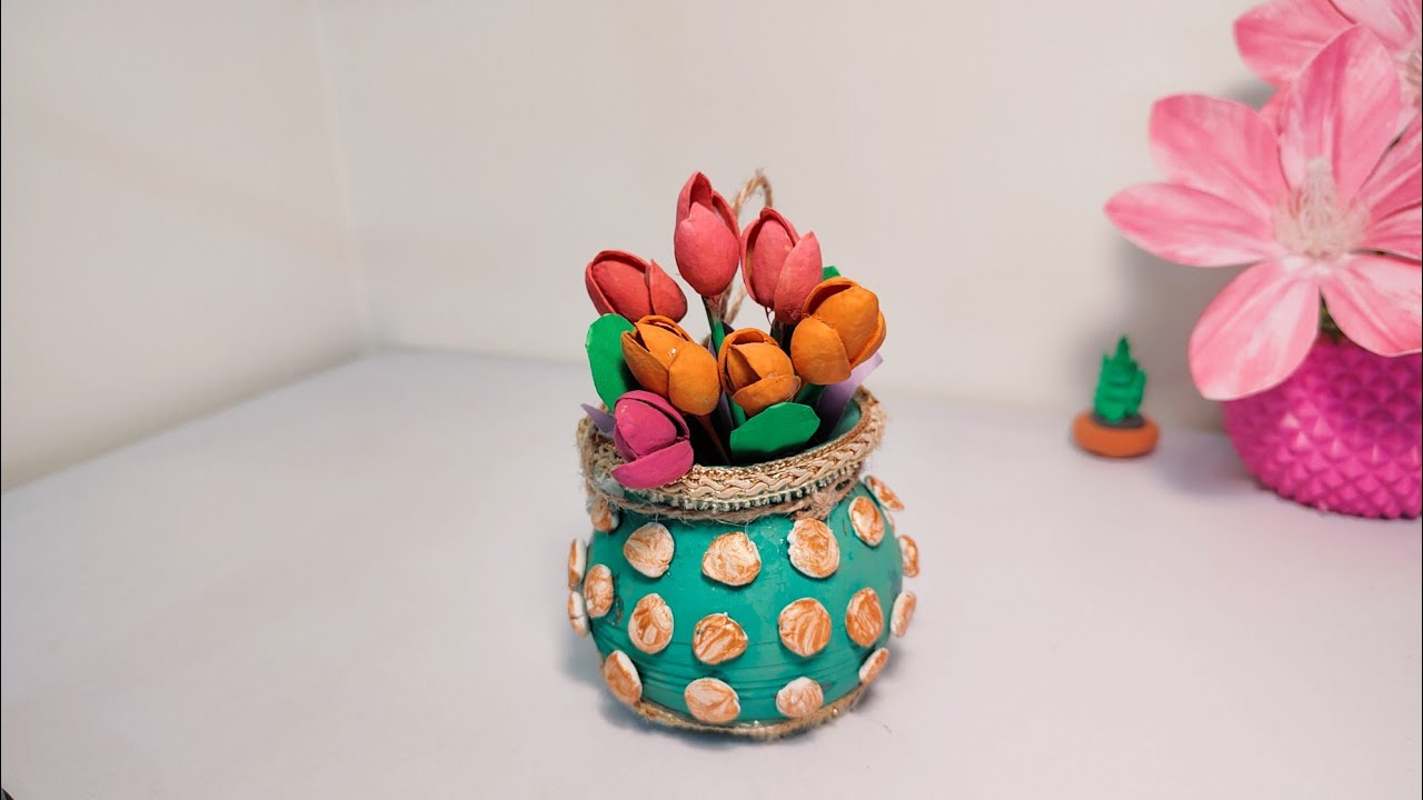 Tiny flower vase | Matka design | Decor stuffs