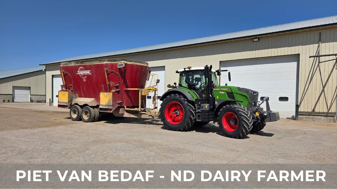 New Fendt 728 & Feeding Corn Distillers (187)