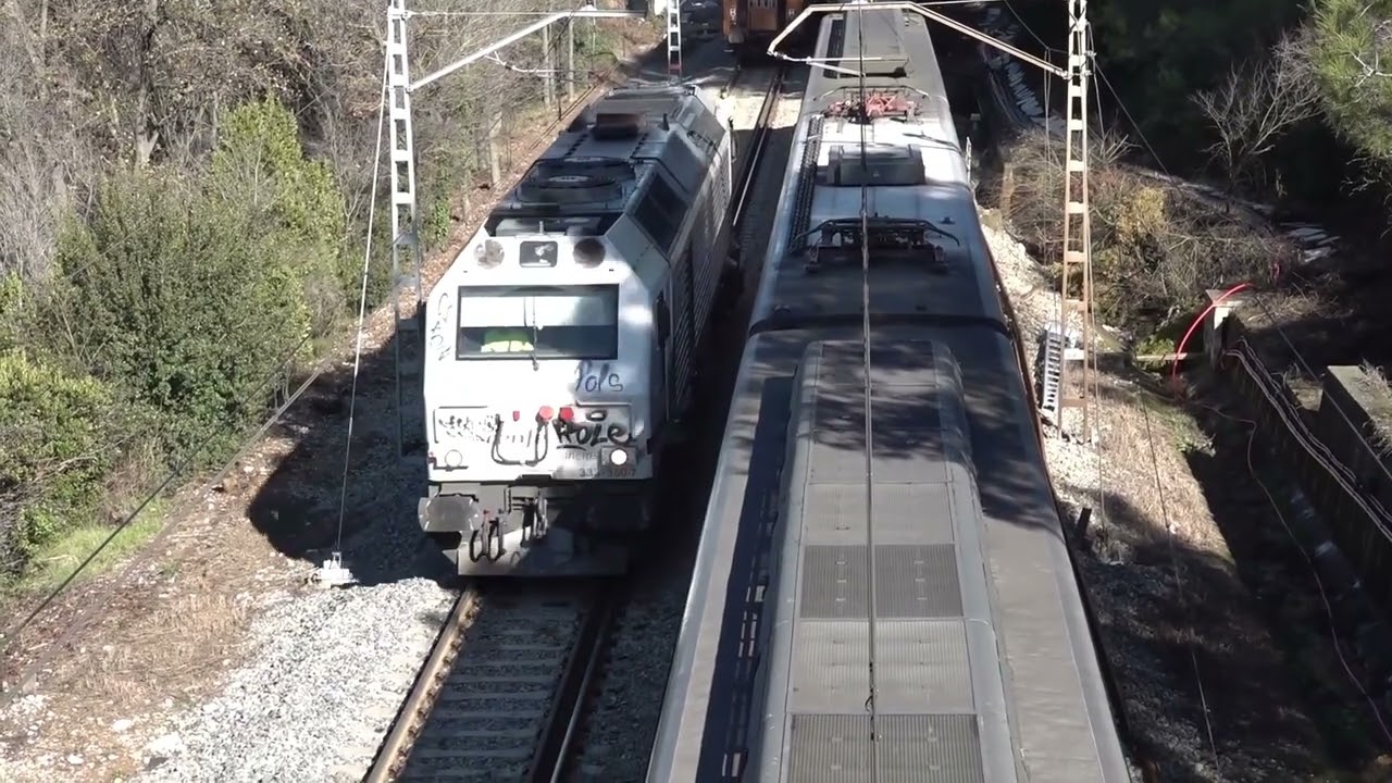 Amplio dispositivo para la retirada del Rodalies accidentado en Gelida