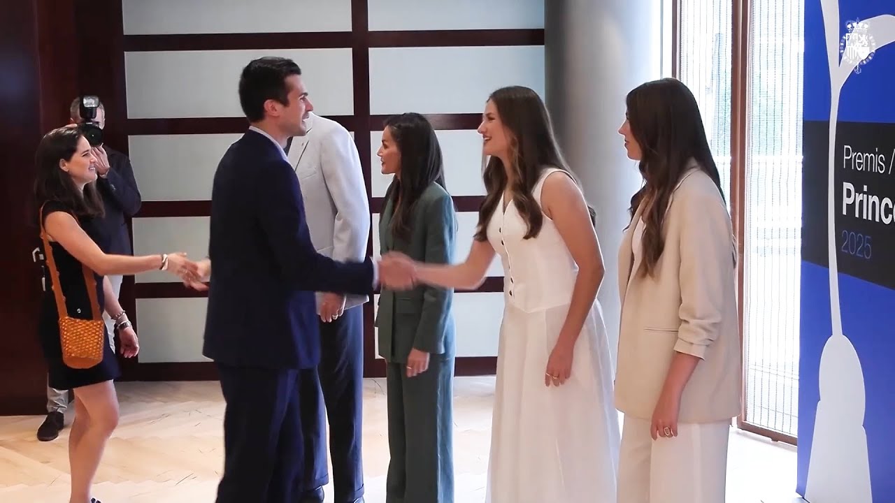 La influencia de la Reina Letizia en los looks de sus hijas, la Princesa Leonor y la Infanta Sofía