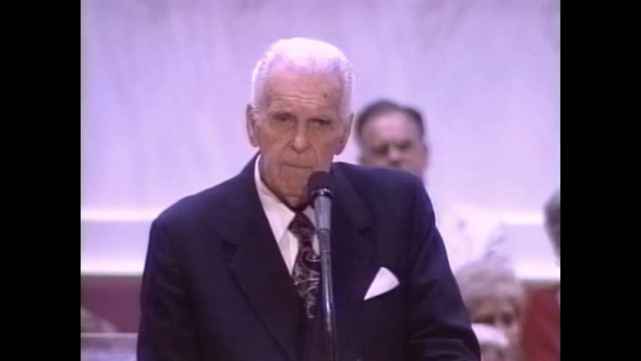 Faith In The Dark Hours by Dr Lee Roberson - 1996