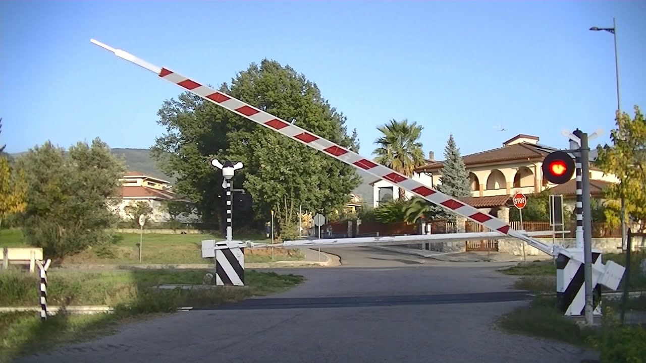 Spoorwegovergang Piane Crati (I) // Railroad crossing // Passaggio a livello