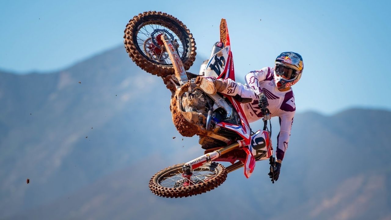 MOTOCROSS WHIPS AND SCRUBS COMPILATION 2018