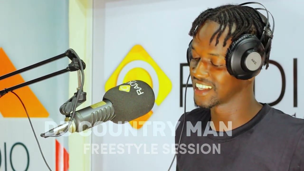 MIKE CEE FULL FREESTYLE SESSION LIVE IN QRADIO WITH DJ COUNTRYMAN 