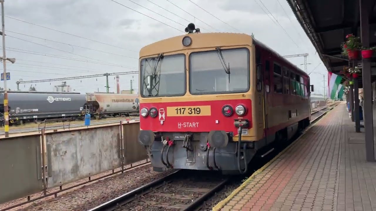 117 319 Bzmot &eacute;rkezik Zalaszentiv&aacute;n felől az első v&aacute;g&aacute;nyra, &eacute;s tov&aacute;bb nem k&ouml;zlekedik.