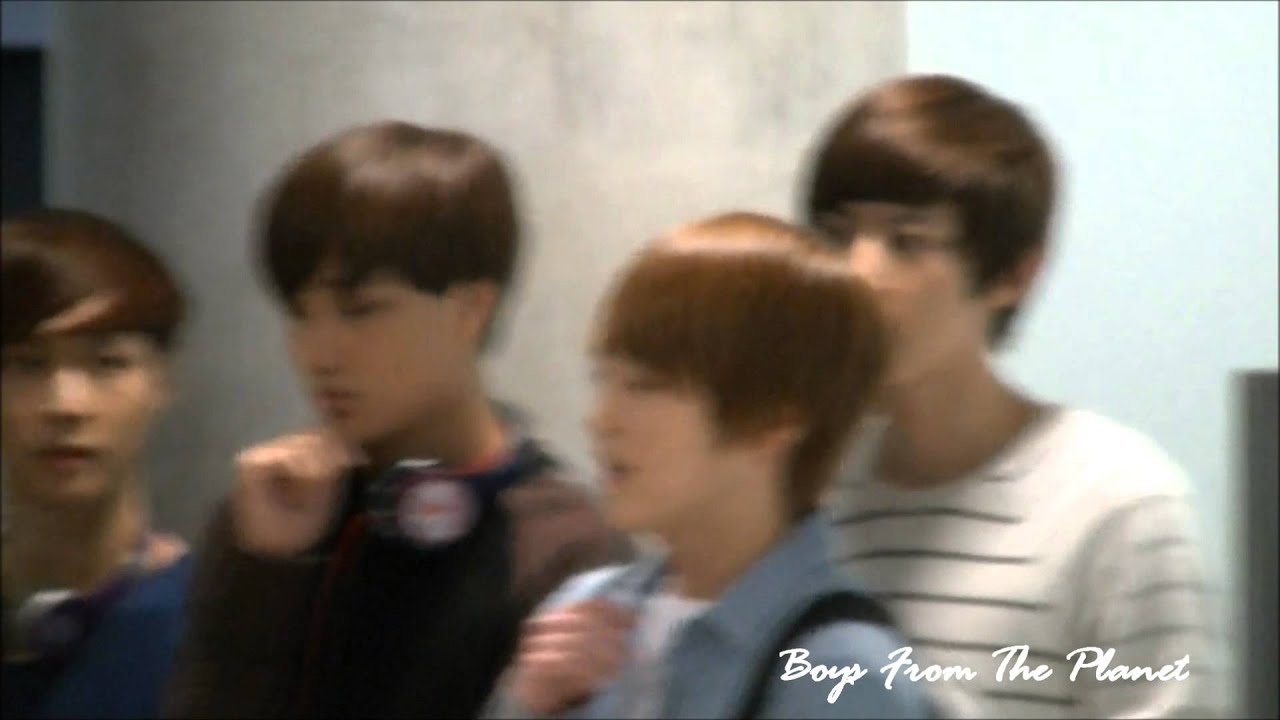 [Fancam] 121124 Xiumin & Kai at Airport (Arrival BKK) - Mirotic Full version